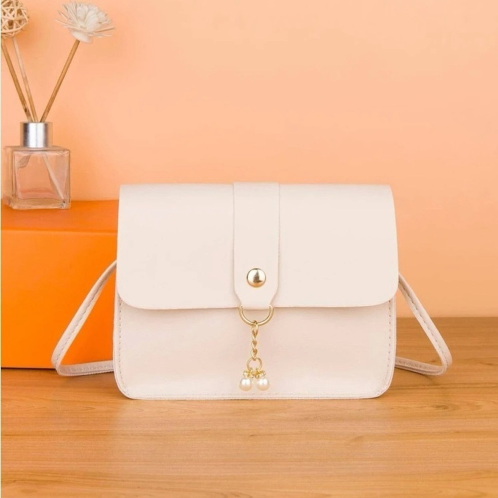 ⚠️Clearance🤍Mini Flap Square Bag Faux Pearls - Picture 3 of 6